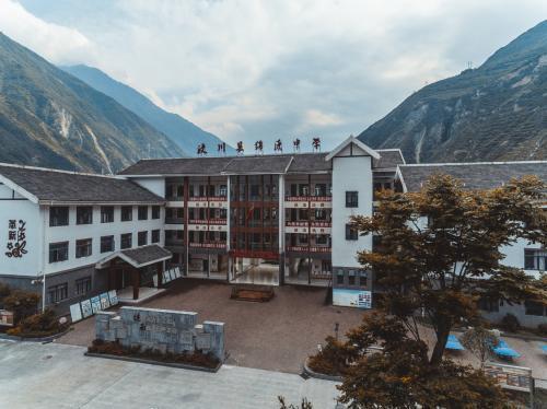 汶川十年 心系教育 致尊龙凯时的两封信